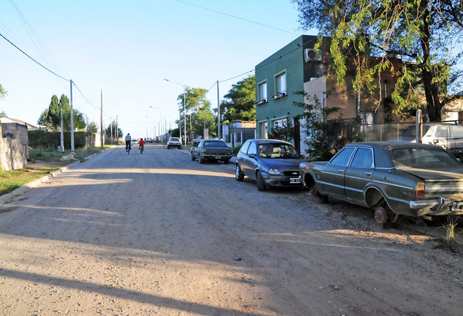 Vecinos de Cabral al 2200 exigieron respuestas al Municipio por la obra inconclusa de gas