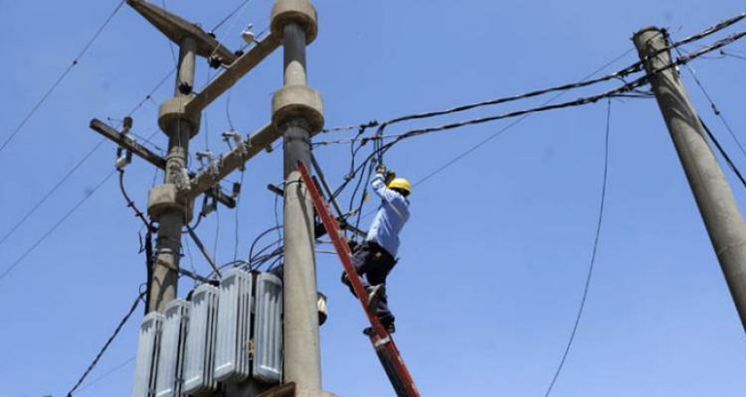 Coopser trabaja para restablecer un corte de luz que afecta a diferentes zonas
