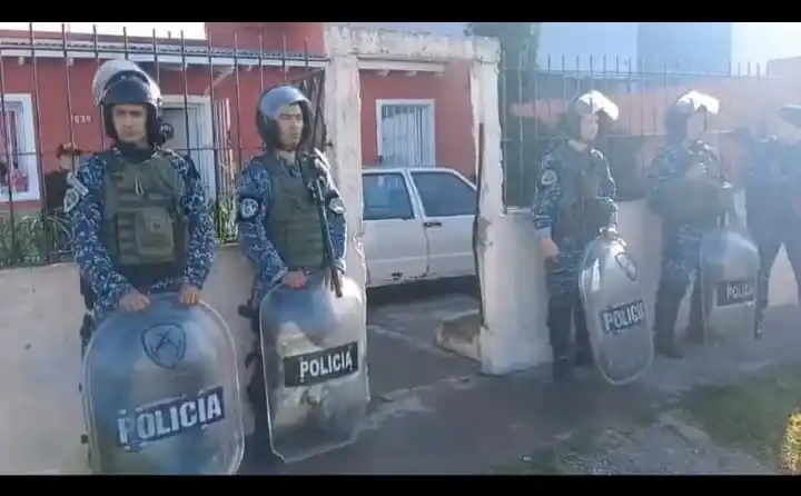 El joven fue llevado al Centro Especializado de Aprehensión.