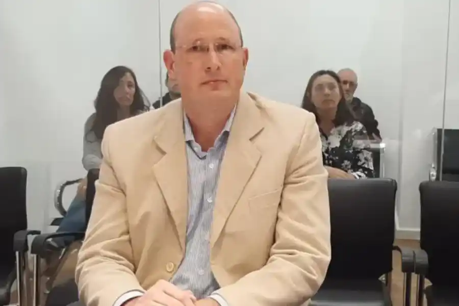 Detalles escalofriantes: un médico fue condenado por engañar a sus víctimas y abusar de ellas