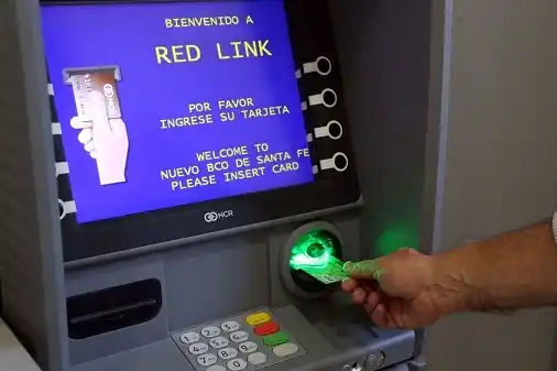 El 21 empieza a pagarse el aumento de octubre a los estatales provinciales