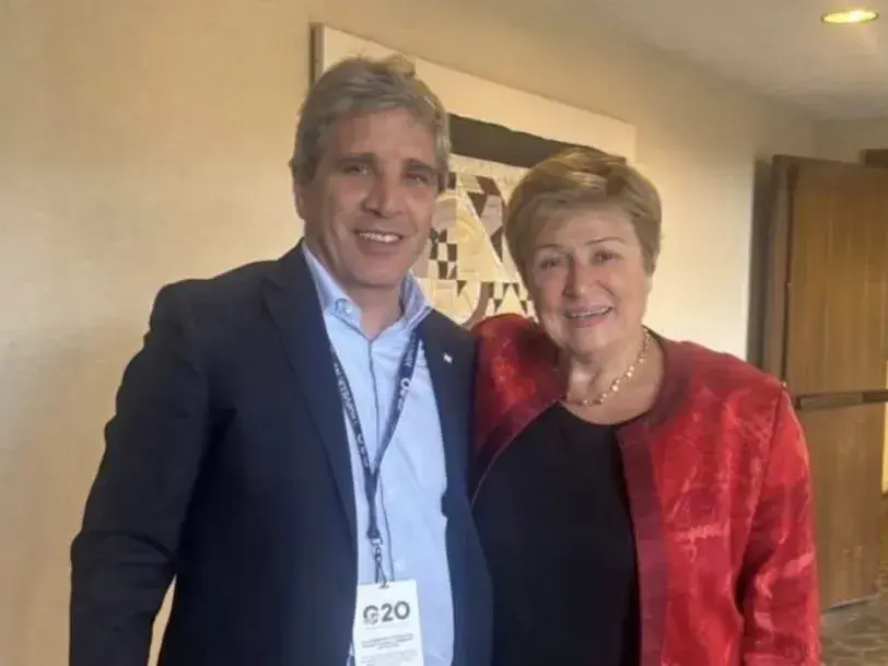 La titular del FMI aseguró que la Argentina cancelará antes de tiempo su deuda y Caputo le respondió: “Te vas a sorprender”