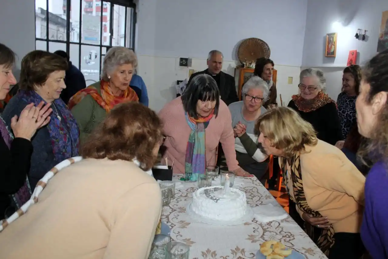 un momento emotivo de la reunión 70º Aniversario-