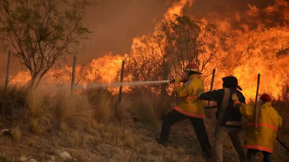 Se reavivó el fuego en San Luis: ascienden a 10.000 las hectáreas afectadas