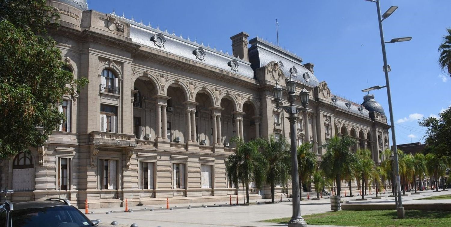 La convocatoria a ATE y UPCN está prevista para este miércoles a las 9. Crédito: Mauricio Garín.