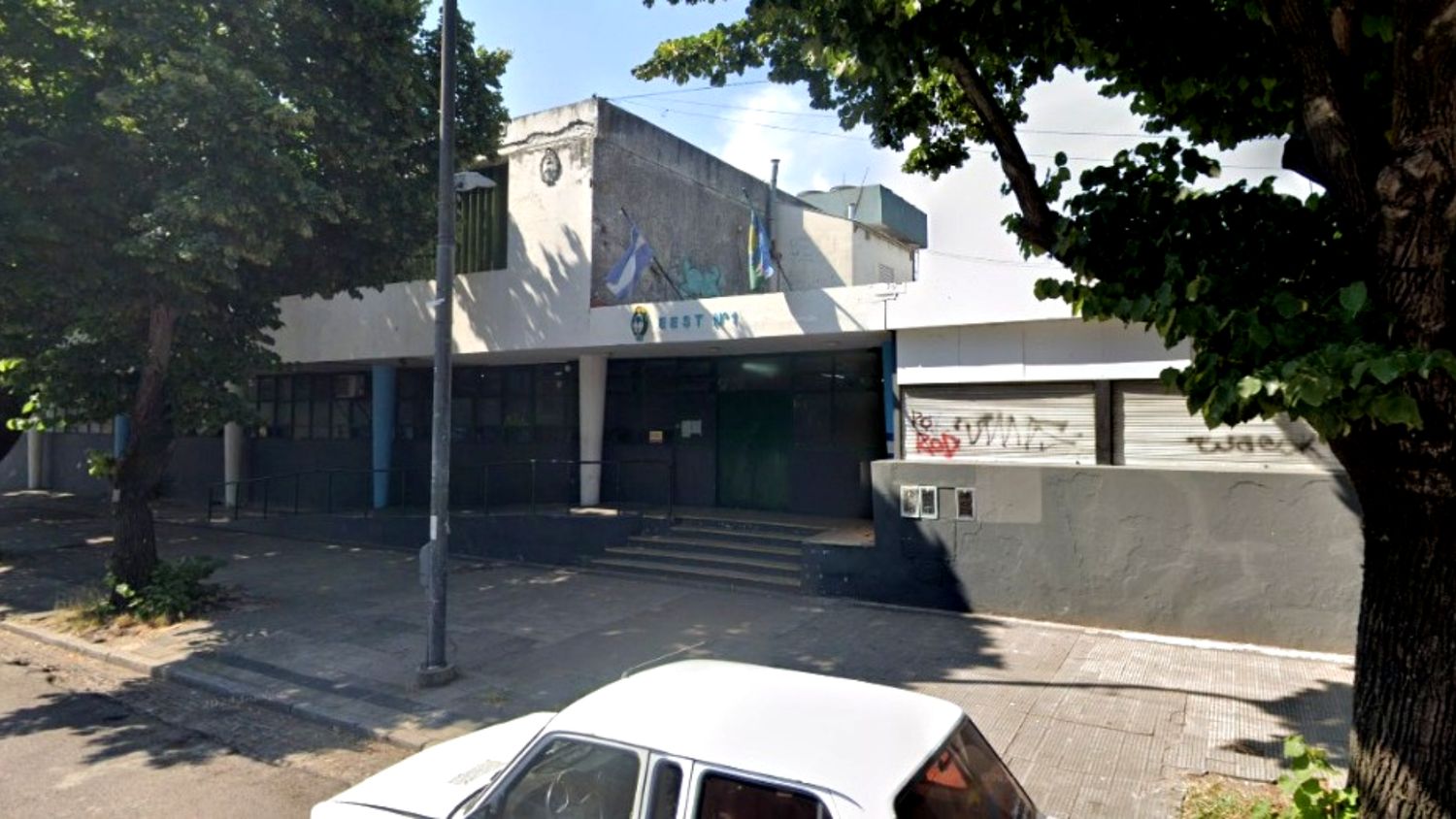 Insólito caso en La Plata: un joven se asustó al ser designado presidente de mesa, salió corriendo pero fue interceptado