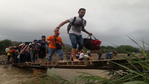 Caen 11 personas de una red de TRÁFICO DE MIGRANTES en Colombia