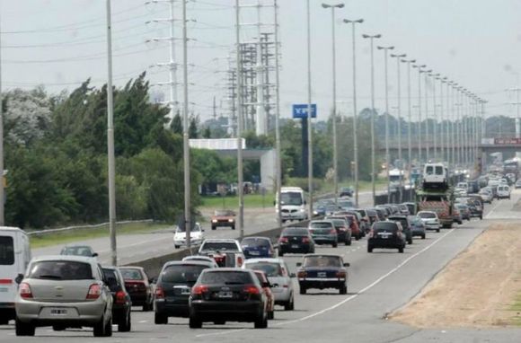 Comienza el recambio de quincena: 2287 autos hacia la costa