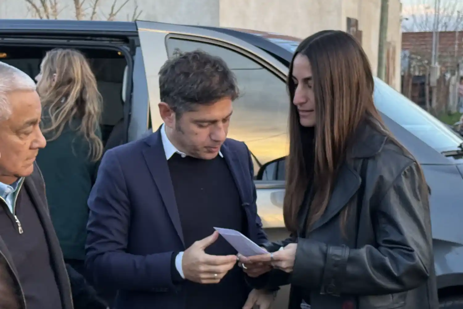 belén tomas entrega carta a kicillof
