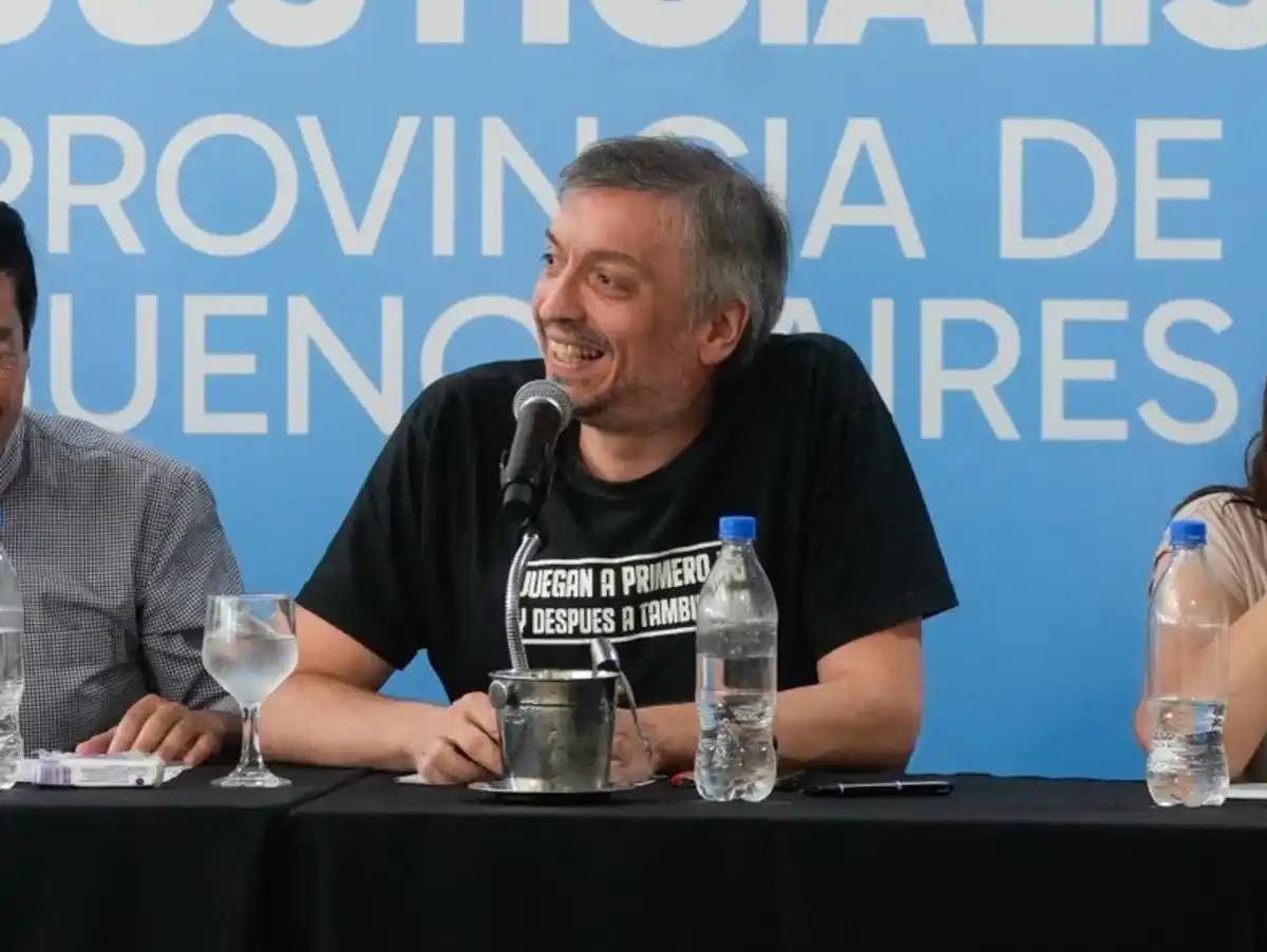 Máximo Kirchner asistió al Consejo Provincial del PJ bonaerense con una remera del Indio Solari, un gesto leído como un mensaje político en la interna con el sector que responde a Axel Kicillof.