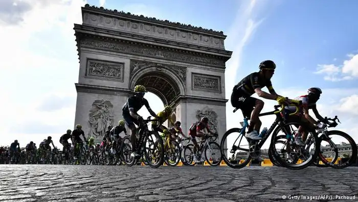 Francés de 105 años rompió récord de ciclismo