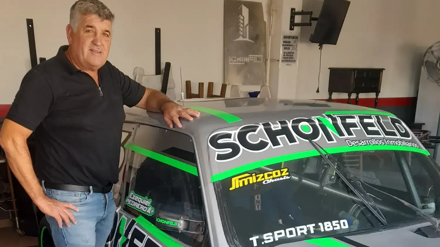 El equipo Schonfeld prepara la presentación.