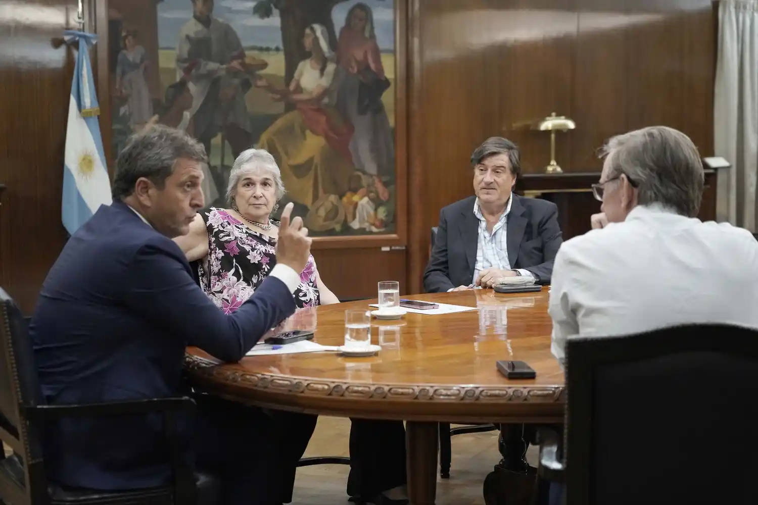 Suspenden las exportaciones de productos aviares al confirmarse el primer caso de gripe aviar en aves de corral