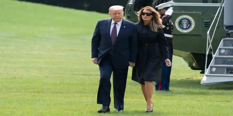 Melania Trump con «síntomas leves» de COVID-19, se siente «bien»