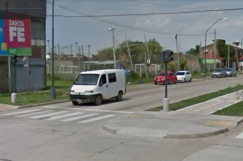 Estaba jugando al fútbol y recibió un disparo