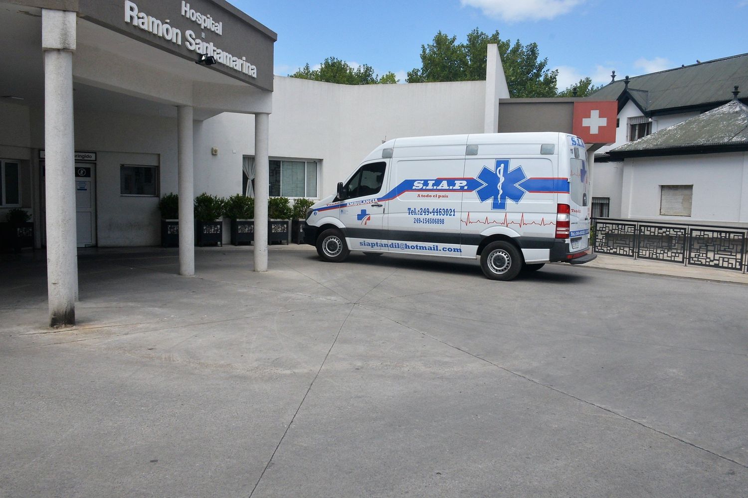 El motociclista de 16 años accidentado quedó internado en el Servicio de Emergencias.