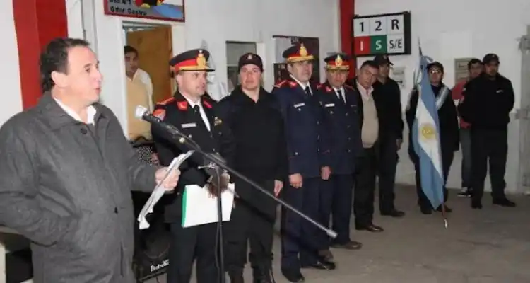 Britos entregó subsidio a Bomberos y prometió otro para septiembre