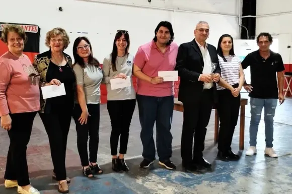 Calvo sigue acompañando las instituciones intermedias de la región