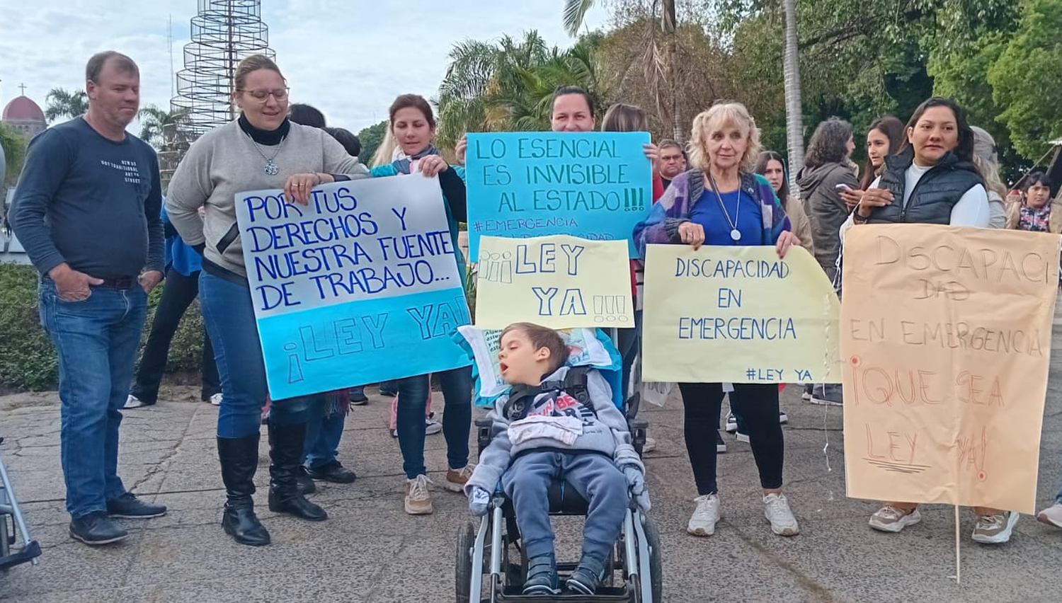 "Merecen vivir con dignidad": el norte se movilizó en reclamo de la emergencia en discapacidad