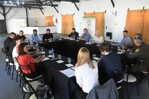 Las fuerzas de seguridad se reunieron con la Sociedad Rural