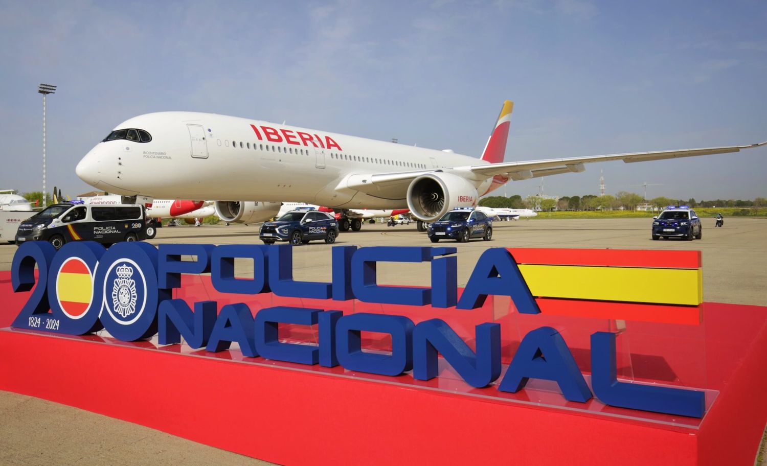 Iberia homenajea a la Policía Nacional en su bicentenario