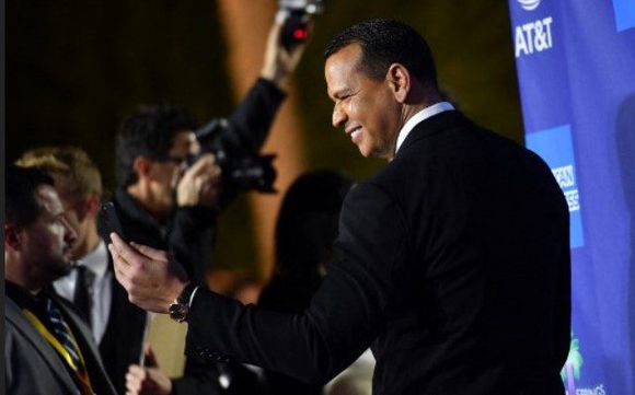 ARod es pillado saliendo del edificio de Katie Holmes