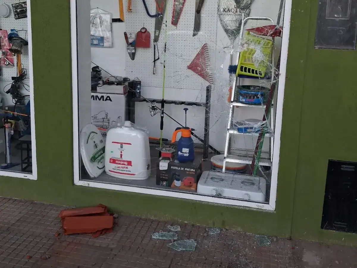 Robo en ferretería de Río Tala