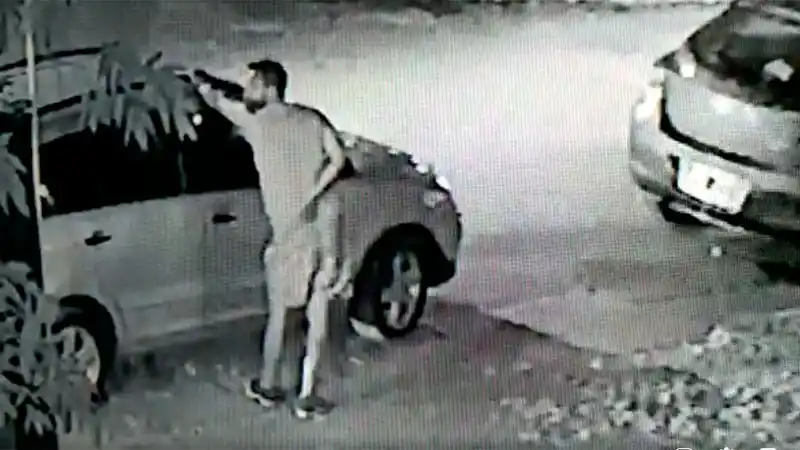 Robó, pero quedó grabado en las cámaras de seguridad