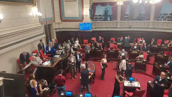 Palco de prensa cerrado: el Senado bonaerense sesionará por las reelecciones indefinidas en absoluto hermetismo