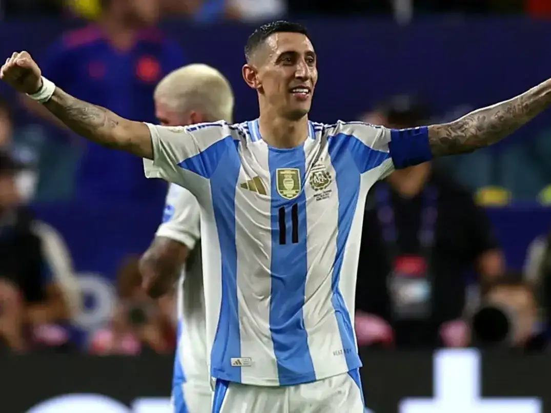 Di María se emocionó tras el triunfo ante Inglaterra y le dedicó un mensaje a la Selección: “No podemos pedirles más”