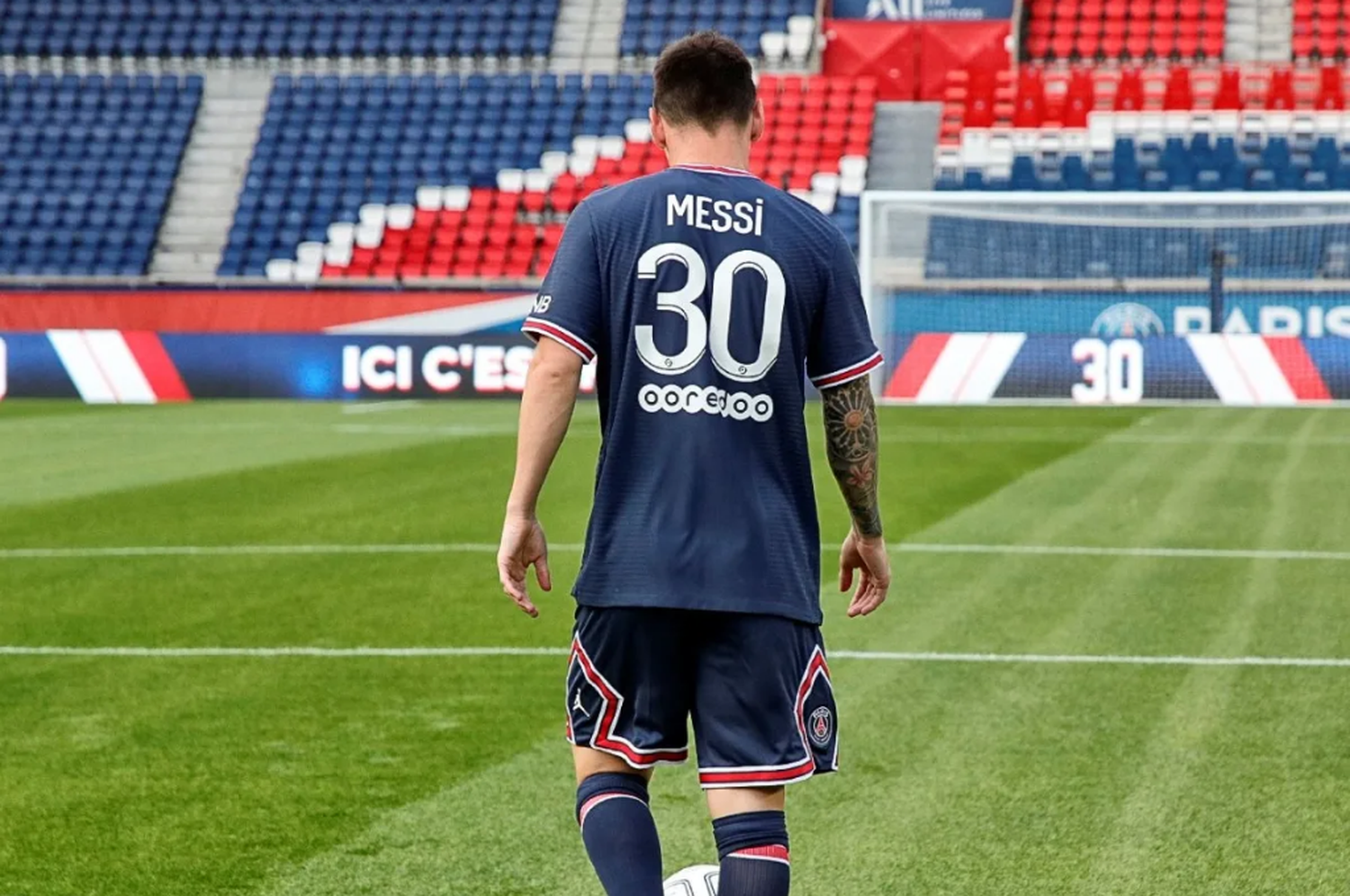 Messi entrenó con el plantel del PSG por primera vez