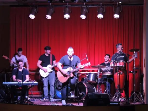 Tributo a Ricardo Arjona con la actuación de “Santo Pecado”
