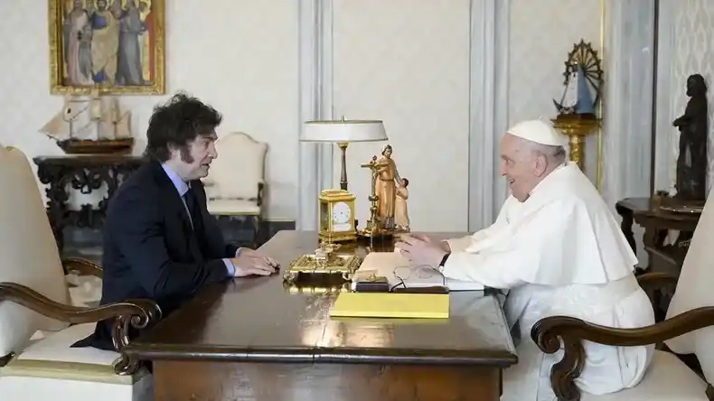 Javier Milei y el Papa Francisco.