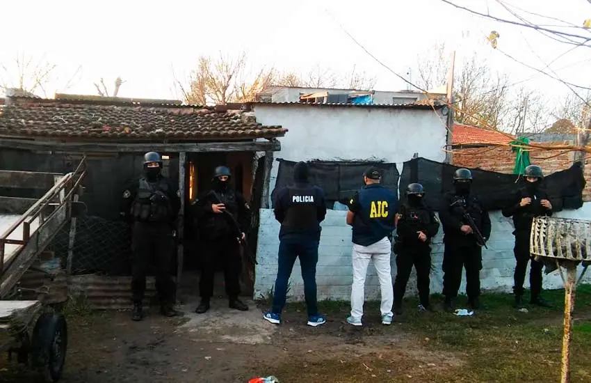 Detuvieron a una banda criminal que robaba en campos y secuestraba a sus dueños en el centro provincial