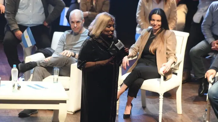 Carrió anunció que el año que viene se retira de la política
