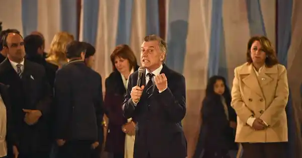 Día de la Bandera: Macri apuntó contra Cristina y "la patota del transporte de Moyano"