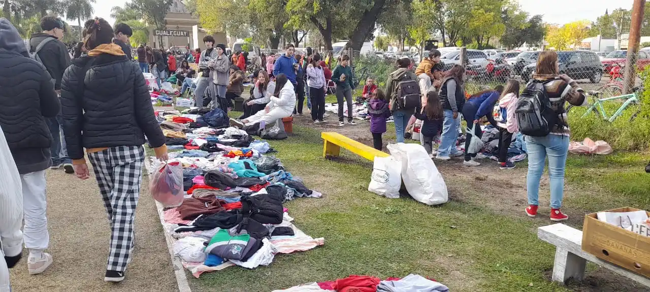 Unas 3.000 personas concurren cada sábado a la Feria de la Estación