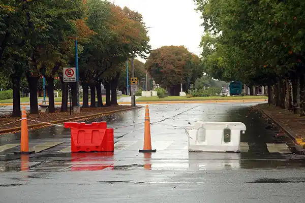La Plaza lució vacía, pero cerrada al tránsito