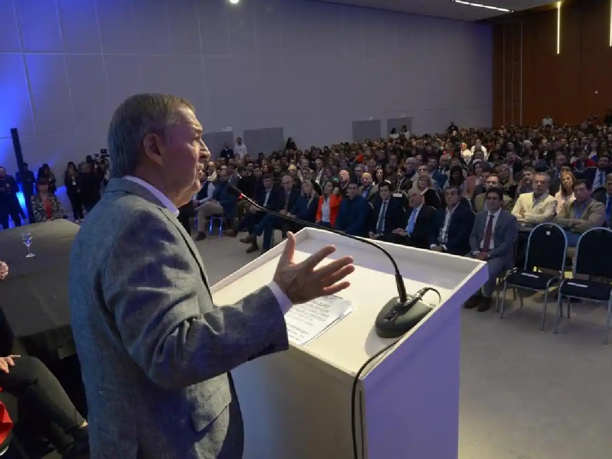 La Provincia ofrece un pago extraordinario de $ 3.000 por septiembre y octubre a estatales