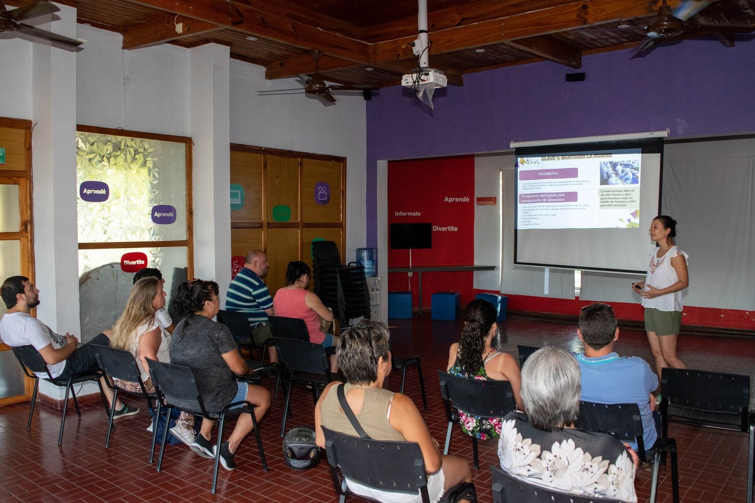 Se realizó un curso de manipulación de alimentos