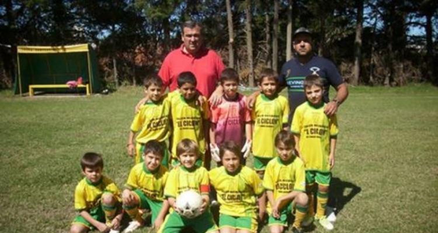 El Porvenir y América  también campeones