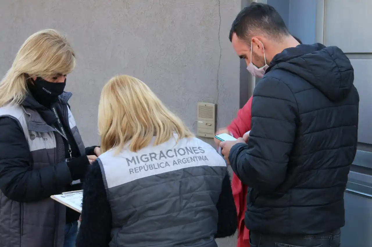 Casi el 40% de los bonaerenses que viajaron al exterior no cumplieron con la cuarentena al regresar al país