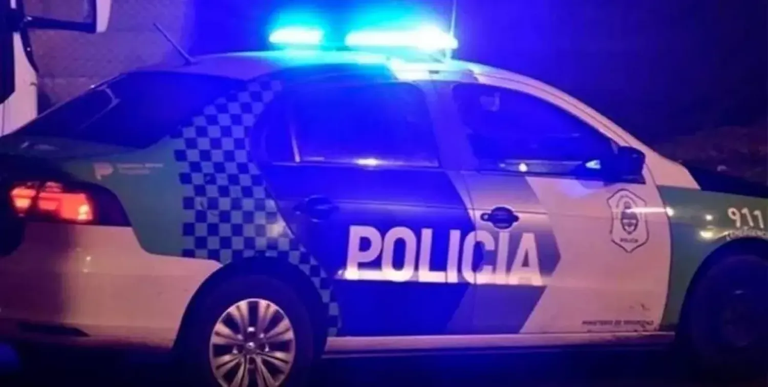 Policía que hacía repartos abatió a un delincuente que quiso asaltarlo 