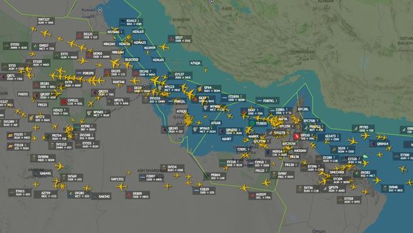 Así se fue vaciando el espacio aéreo de Qatar luego del ataque de Irán