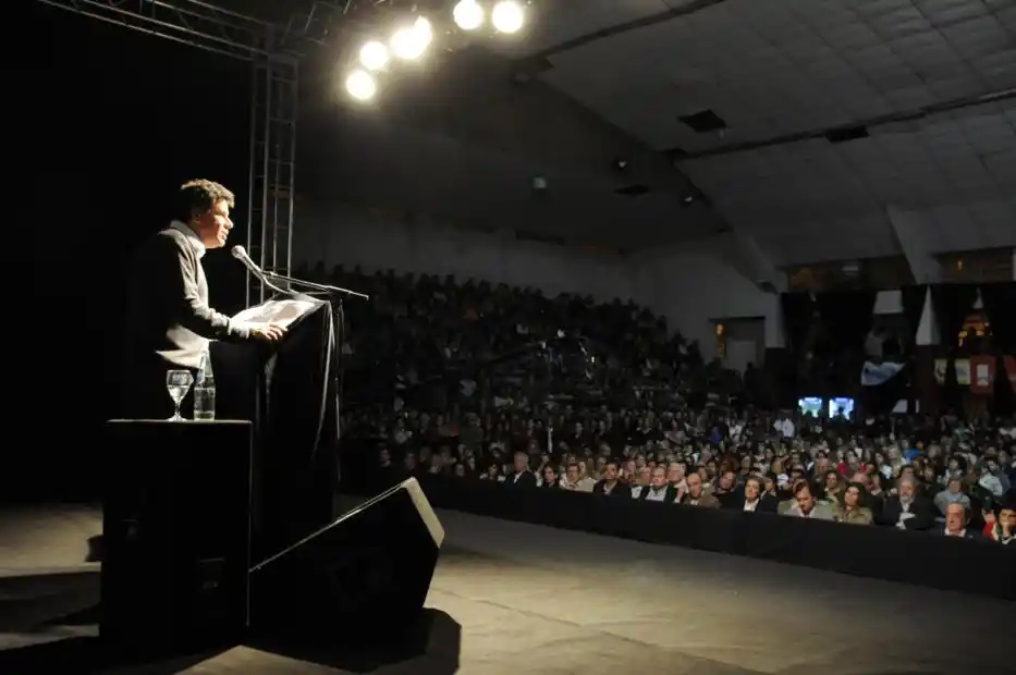 En Tandil, Manes llamó a hacer  una “revolución de la educación”