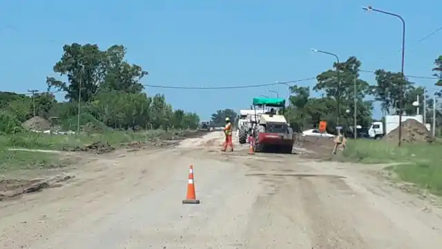 Continúan los trabajos en el Camino a Puerto Ruíz
