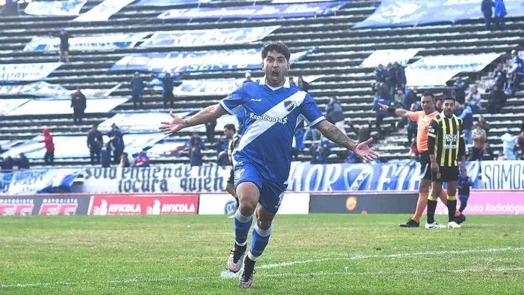 Gutiérrez le dio la victoria a Alvarado. (Foto de Diego Romero, Diario La Capital).