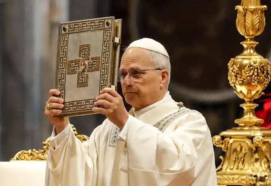 El Papa León presidió su primer misa de Año Nuevo en la Basílica de San Pedro.