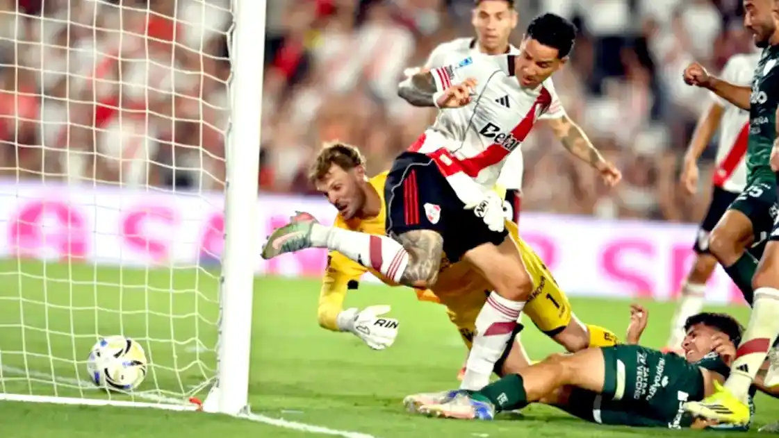 River venció a Sarmiento de Junín y sumó otro triunfo con Coudet