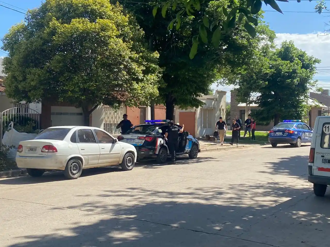 La policía científica trabajó desde temprano en el lugar.